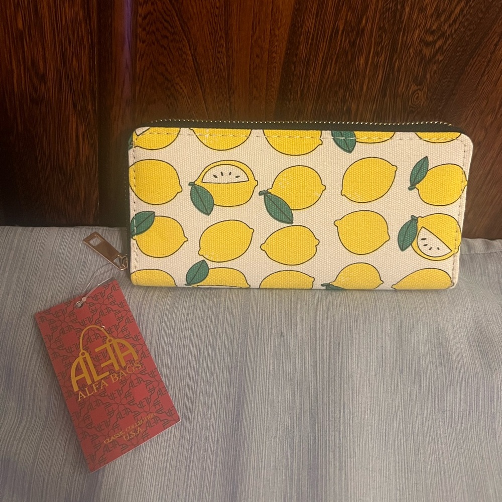 Alfa Bags Lemon Print Cloth Wallet, 8 card slots, center zipper section, new/tag